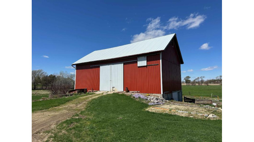 974 County Road B Christiana, WI 53523 by Re/Max Property Shop - dave@propertyshop-realtors.com $795,000