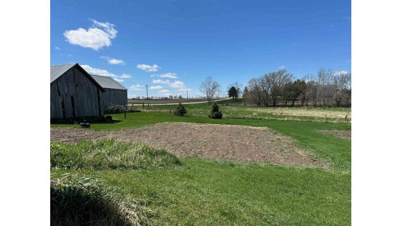 974 County Road B Christiana, WI 53523 by Re/Max Property Shop - dave@propertyshop-realtors.com $795,000