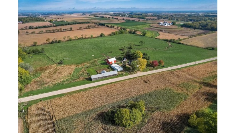 974 County Road B Christiana, WI 53523 by Re/Max Property Shop - dave@propertyshop-realtors.com $795,000