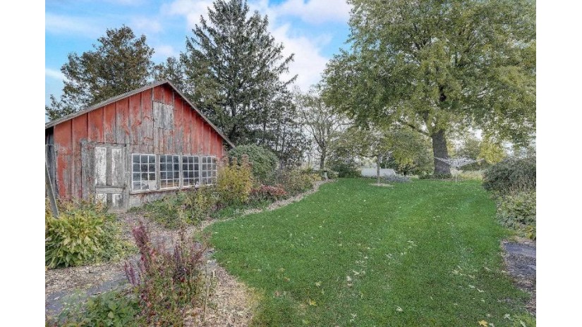 974 County Road B Christiana, WI 53523 by Re/Max Property Shop - dave@propertyshop-realtors.com $795,000