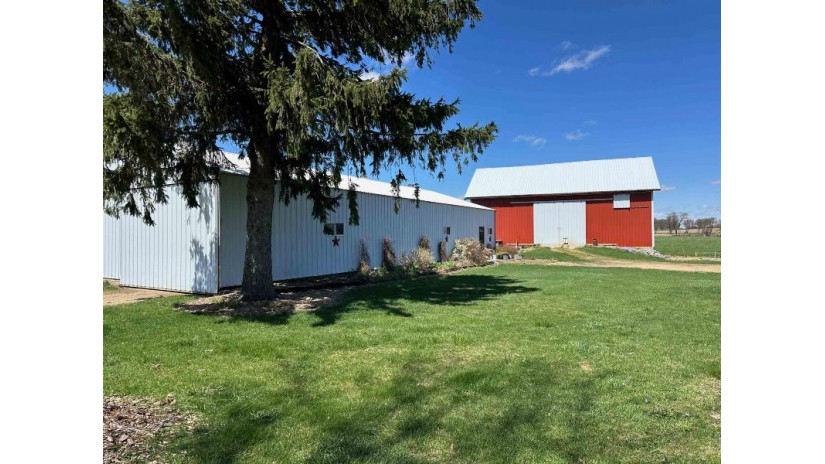 974 County Road B Christiana, WI 53523 by Re/Max Property Shop - dave@propertyshop-realtors.com $795,000