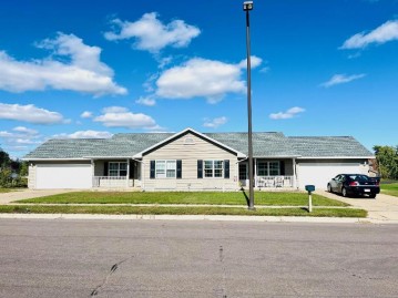 633 / 635 Eberlein Drive, Mauston, WI 53948