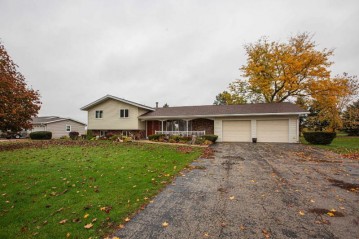 948 Golfview Drive, Platteville, WI 53818
