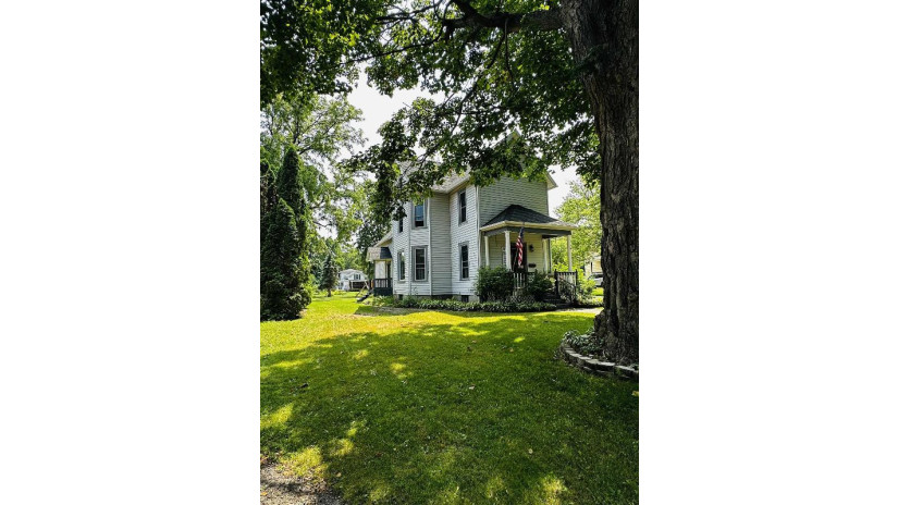 227 W Main Street Evansville, WI 53536 by Luchsinger Realty $349,999