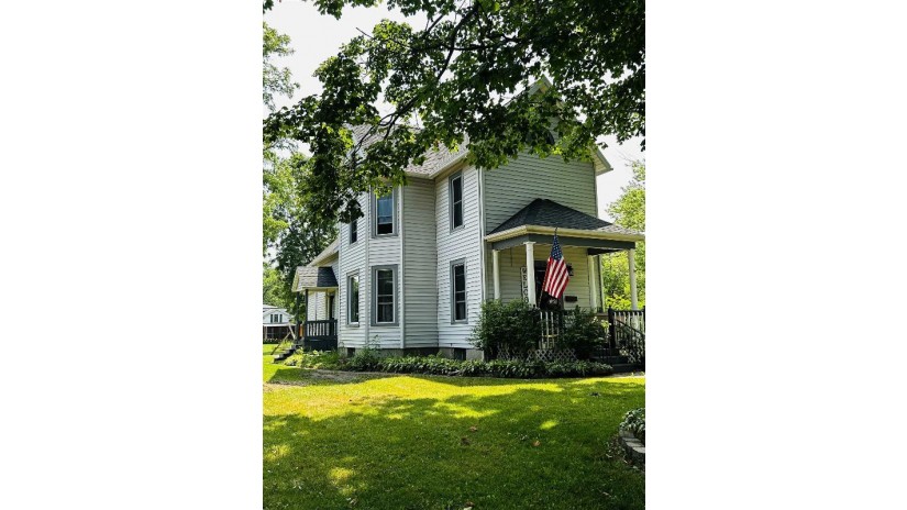 227 W Main Street Evansville, WI 53536 by Luchsinger Realty $349,999