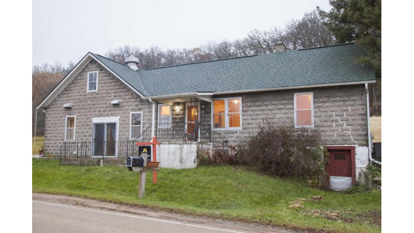 6109 County Road J Vermont, WI 53515 by First Weber Inc - HomeInfo@firstweber.com $298,900