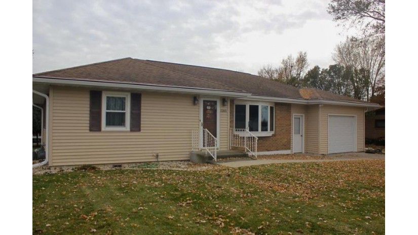1265 Union Street Platteville, WI 53818 by Jon Miles Real Estate - Cell: 608-988-7400 $217,900