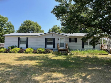 359A Elk Avenue, New Chester, WI 53952