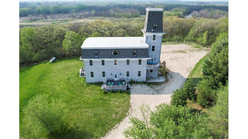 W5709 Fox Hill Road Koshkonong, WI 53538 by Fathom Realty, Llc - kdelaprealestate@gmail.com $3,499,900