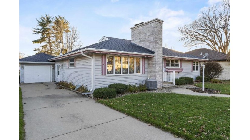 308 W 3rd Street Waunakee, WI 53597 by Mhb Real Estate - Offic: 608-709-9886 $450,000