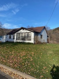 721 W Front Street, Cassville, WI 53806