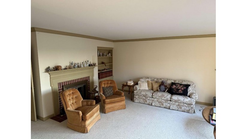 5031 N Knollwood Drive Janesville, WI 53545 by George Real Estate, Llc - Pref: 608-774-0440 $349,000