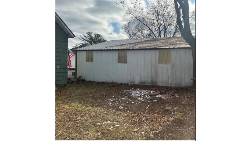 201 N 2nd Street Coloma, WI 54930 by Pavelec Realty - Off: 608-339-3388 $24,900