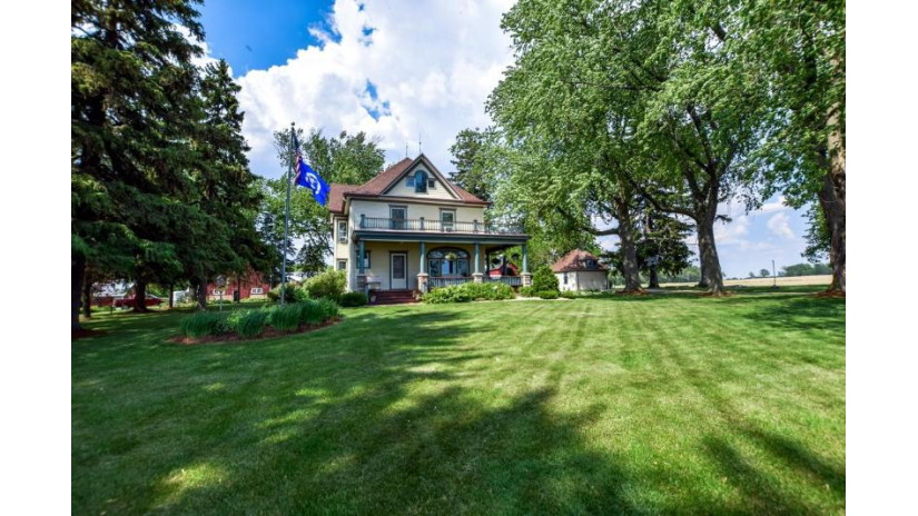 W4028 Hall Road Hampden, WI 53960 by Re/Max Preferred - cindy@preferredhomesteam.com $549,000