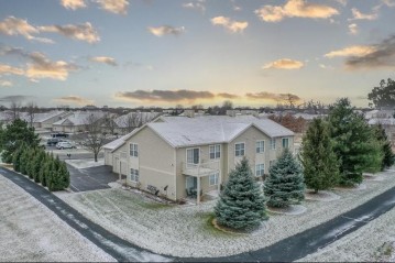 1620 Sienna Crossing, Janesville, WI 53546