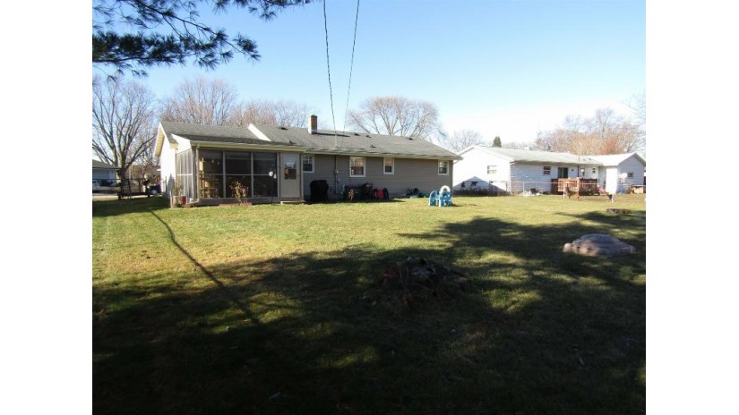 2420 Sherwood Drive Janesville, WI 53545 by Century 21 Affiliated - Off: 608-756-4196 $224,500