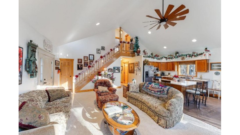 E10135 Buck Bay E Delton, WI 53959 by Gavin Brothers Auctioneers Llc - Off: 608-524-6416 $539,900