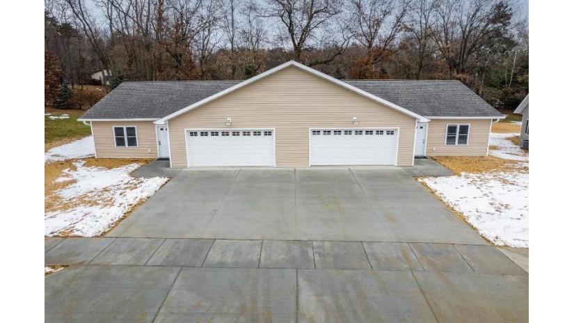 1941 Retzlaff Drive Reedsburg, WI 53959 by Gavin Brothers Auctioneers Llc - Off: 608-524-6416 $239,900