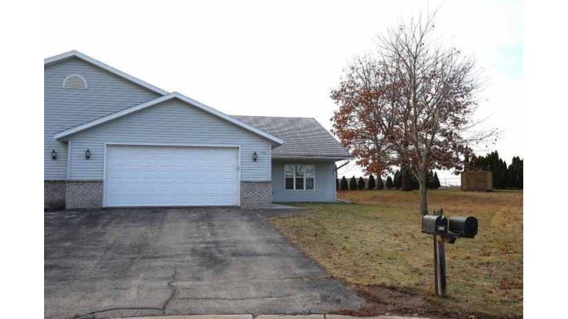 552 Ronald Lee Circle Rio, WI 53960 by Reierson Realty, Llc - Pref: 920-296-8891 $220,000