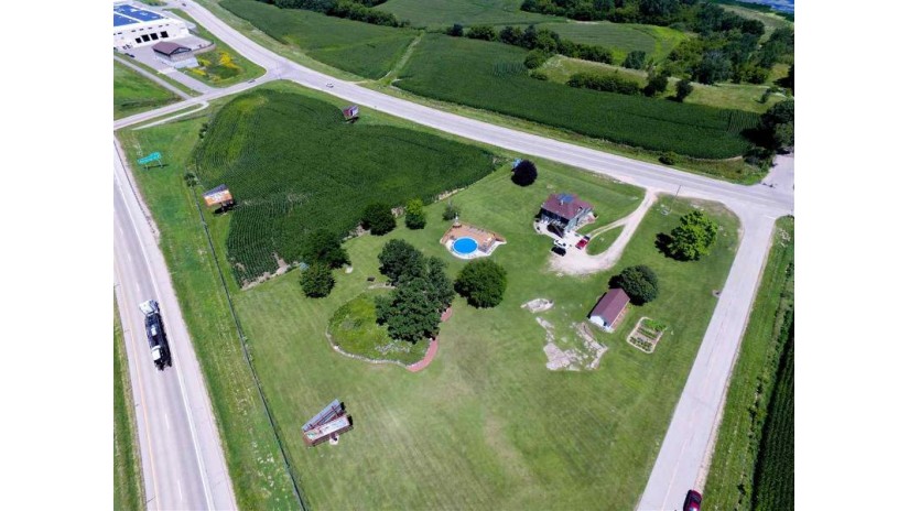 4817 Parmenter Street Middleton, WI 53562 by Re/Max Preferred - judy@ackermaly.com $3,999,999