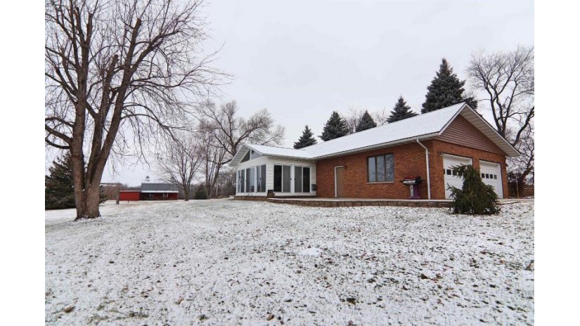 3207 N Emerald Grove Road Johnstown, WI 53563 by Briggs Realty Group, Inc $499,000