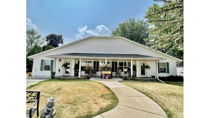521 N Grant Avenue Janesville, WI 53548 by Century 21 Affiliated - Off: 608-756-4196 $595,000