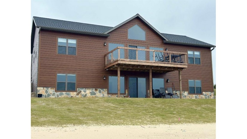 W5830 Island View Drive Germantown, WI 53950 by Re/Max Realpros - Off: 608-254-9488 $589,900