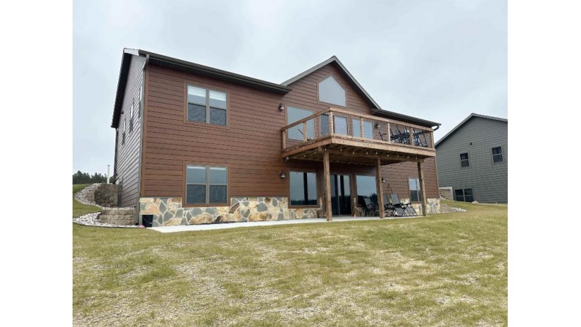 W5830 Island View Drive Germantown, WI 53950 by Re/Max Realpros - Off: 608-254-9488 $589,900