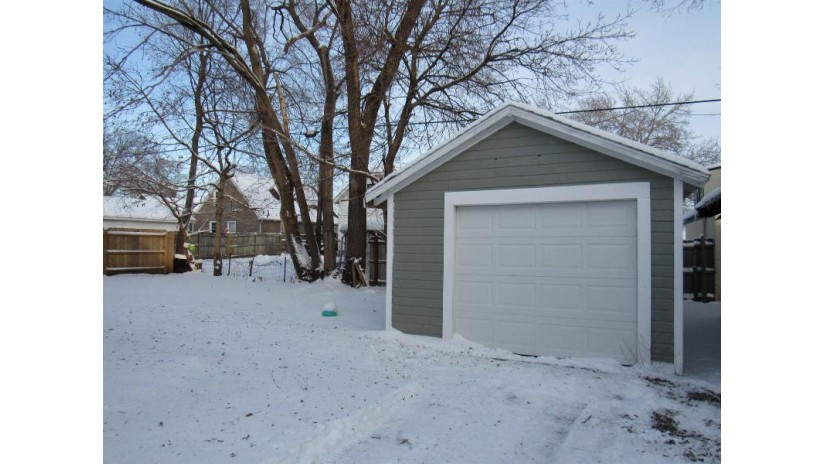 1633 Porter Avenue Beloit, WI 53511 by Century 21 Affiliated - Off: 608-756-4196 $169,900