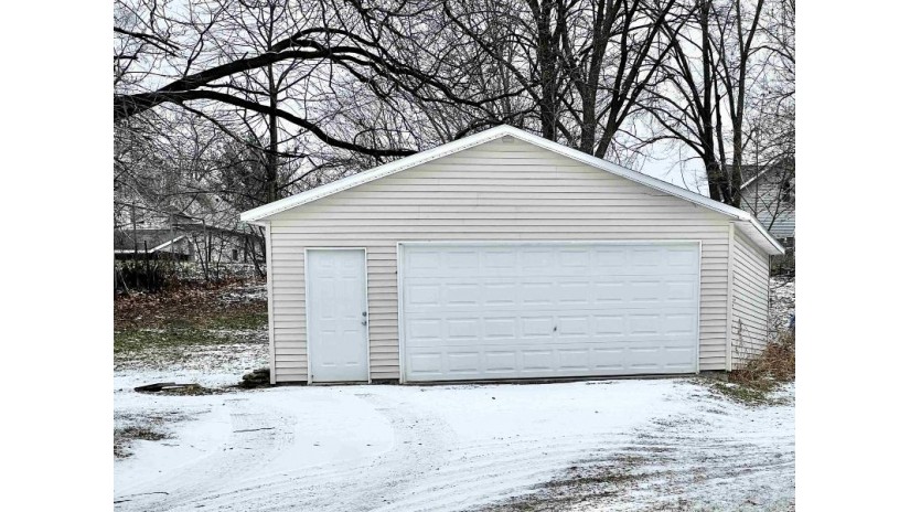 909 Madison Street Beaver Dam, WI 53916 by Mike Wissell Real Estate Llc $164,900