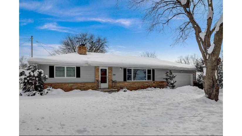 209 Hill Street DeForest, WI 53532 by Restaino & Associates Era Powered - Cell: 608-770-5757 $399,900