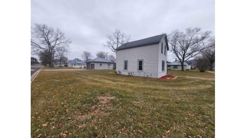 503 Superior Street Boscobel, WI 53805 by Wilkinson Auction & Realty Co. $169,900