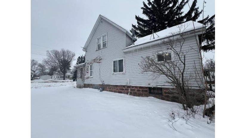 424 W State Street Mauston, WI 53948 by Century 21 Affiliated $122,900