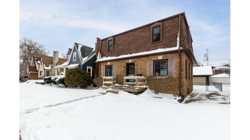 513 South Shore Drive Madison, WI 53715 by Sprinkman Real Estate $735,000