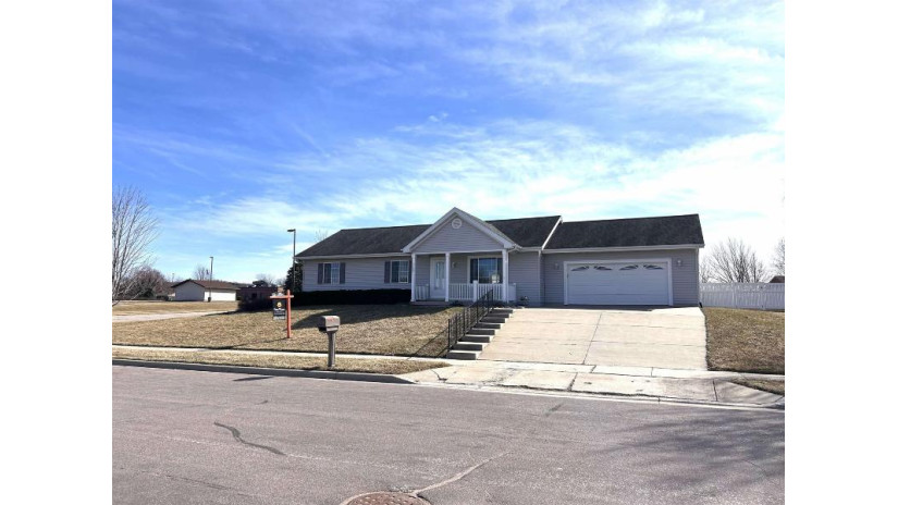 702 Eberlein Drive Mauston, WI 53948 by First Weber Inc - HomeInfo@firstweber.com $329,000