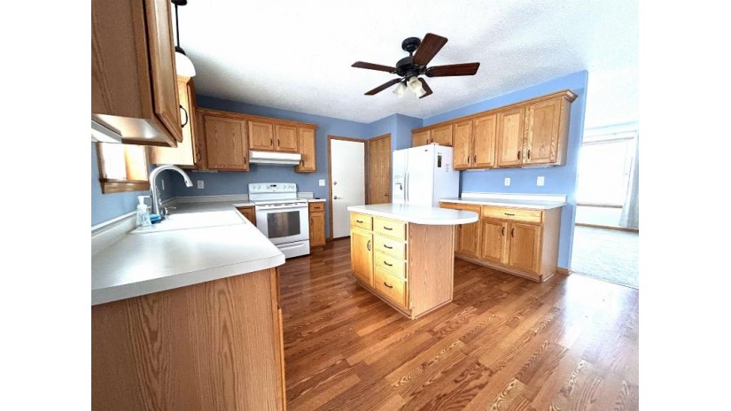 702 Eberlein Drive Mauston, WI 53948 by First Weber Inc - HomeInfo@firstweber.com $329,000