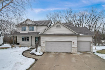 707 Lochmoore Drive, Waunakee, WI 53597