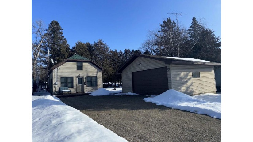 835 Woodside Avenue Ripon, WI 54971 by Better Homes And Gardens Real Estate Special Prope $129,500