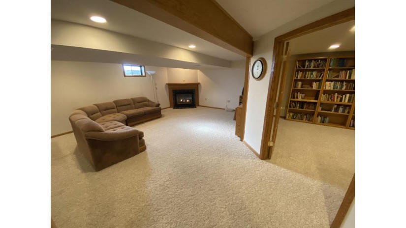 E11147 Wynsong Drive Baraboo, WI 53913 by Badger Realty Team - brody.downie@gmail.com $409,000