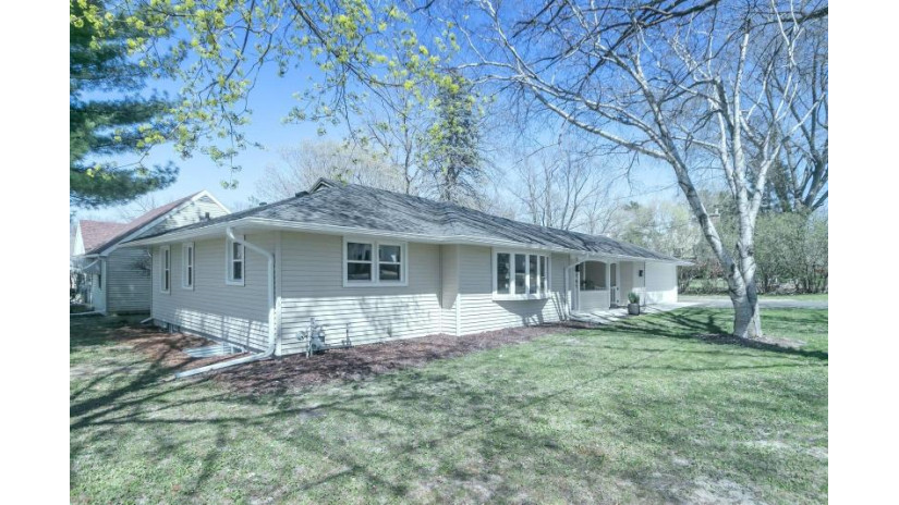 707 Greenway Road Monona, WI 53716 by Keller Williams Realty - Pref: 608-209-0354 $525,000