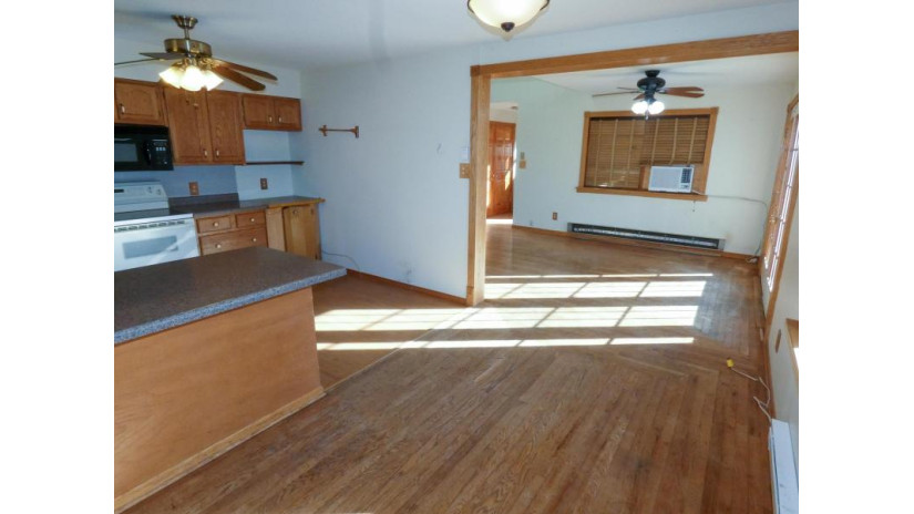 E4634 Eagle Court La Valle, WI 53941 by Jon Miles Real Estate - Cell: 608-988-7400 $254,000