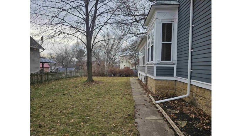 624 S Garfield Avenue Janesville, WI 53545 by Covenant Realty $249,900