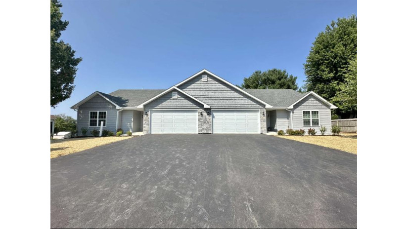 3209 Spruce Court Janesville, WI 53546 by Shorewest Realtors $354,900