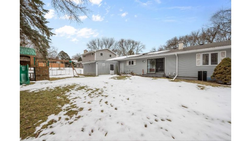2605 Ravenswood Road Madison, WI 53711 by Mhb Real Estate - Offic: 608-709-9886 $395,000