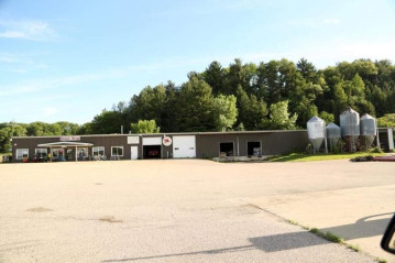 W10138 Highway 33, Wonewoc, WI 53968