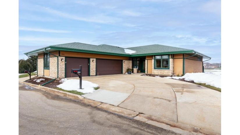 9310 Windy Point Madison, WI 53593 by Sprinkman Real Estate $950,000