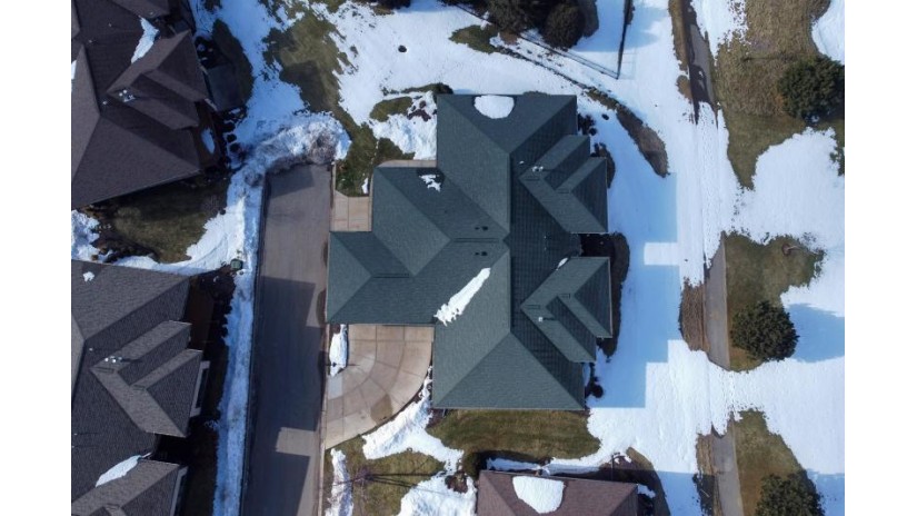 9310 Windy Point Madison, WI 53593 by Sprinkman Real Estate $950,000