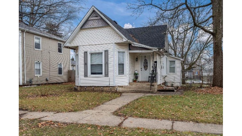 723 Lincoln Avenue Beloit, WI 53511 by Keller Williams Realty Signature - Pref: 815-289-6915 $109,900