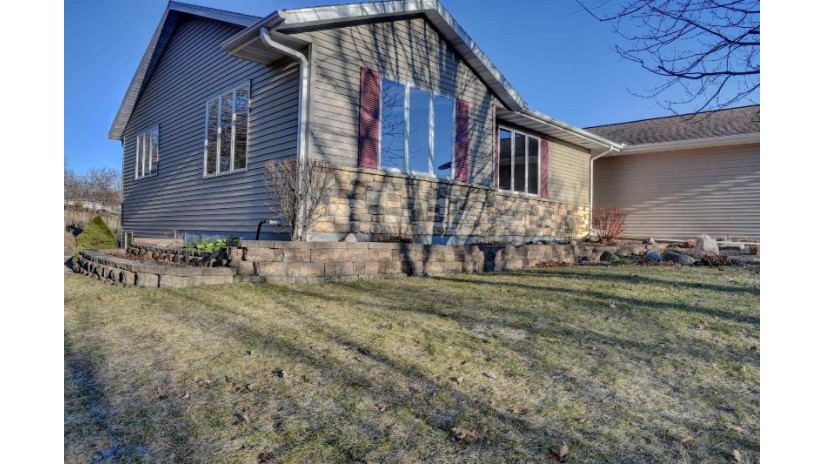 N6752 Turtle Lane Pacific, WI 53954 by Century 21 Affiliated - Cell: 608-576-7253 $389,900