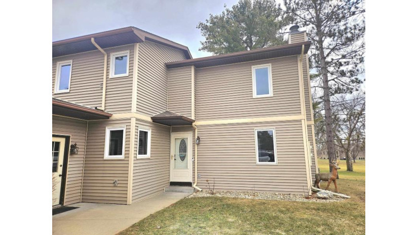 511 Saddle Ridge Pacific, WI 53901 by First Weber Inc - HomeInfo@firstweber.com $265,000